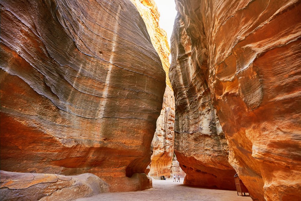 Discover what is inside the marvelous red rose Petra in Jordan